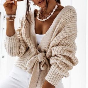 Cropped Oversized Cardigan Beige